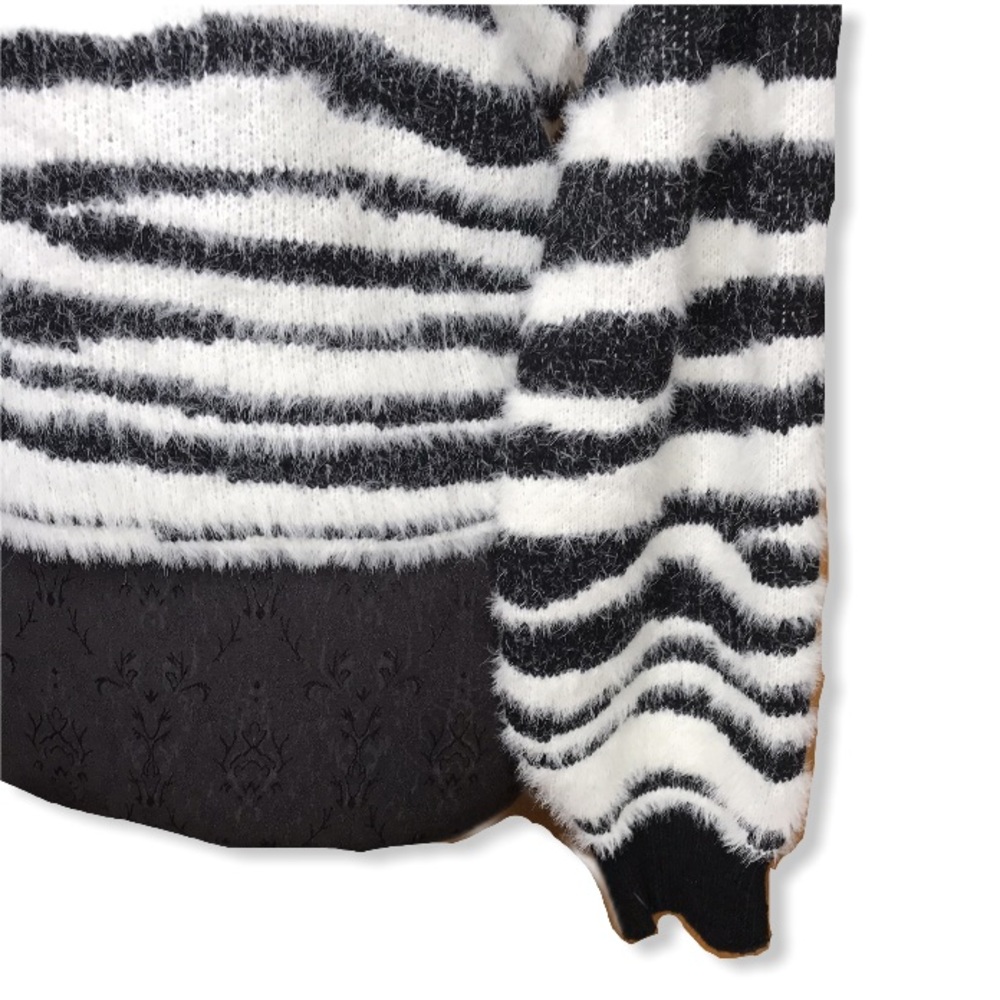 Blashe Zebra Print Eyelash Crew Neck Sweater - Picture 6 of 8